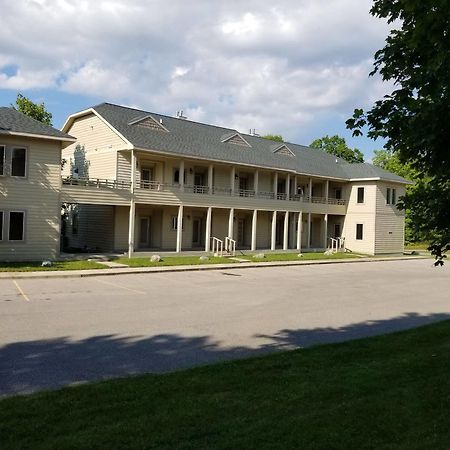 Dunmaglas Golf Course Apartment Charlevoix Exterior photo