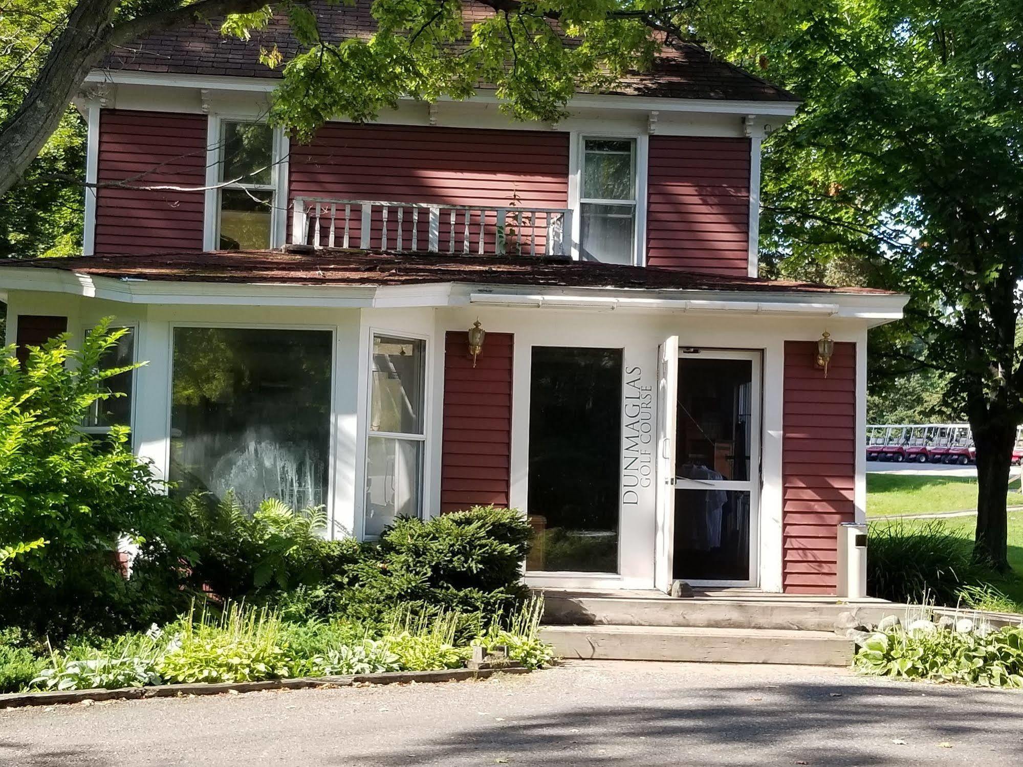 Dunmaglas Golf Course Apartment Charlevoix Exterior photo